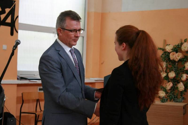 Ruszaj jak ptak w szczęśliwą drogę swego życia - pożegnanie maturzyści