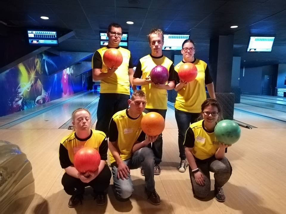 Lekcja muzealna i turniej bowlingowy placówek integracyjnych