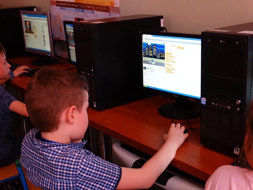 Zabawa ?Koszyk zagadek informatycznych? i zajęcia z programowania w Scratchu