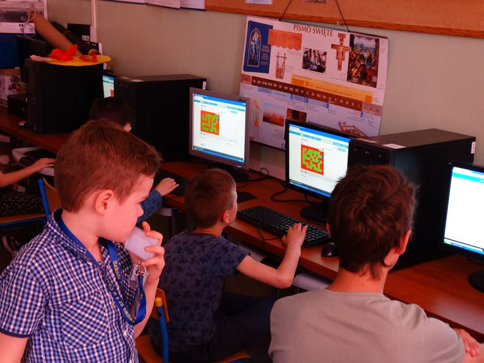Zabawa ?Koszyk zagadek informatycznych? i zajęcia z programowania w Scratchu