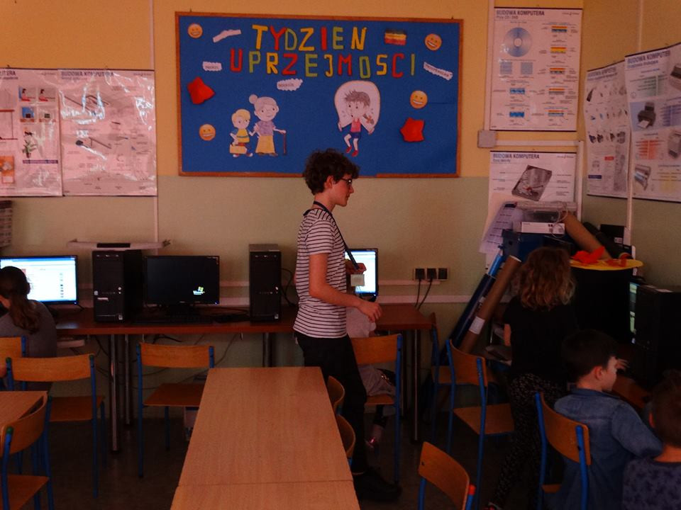 Zabawa ?Koszyk zagadek informatycznych? i zajęcia z programowania w Scratchu