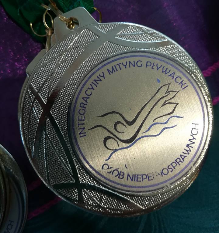 Dziewięć medali zdobytych na VIII Integracyjnym Mityngu Pływackim Osób Niepełnosprawnych