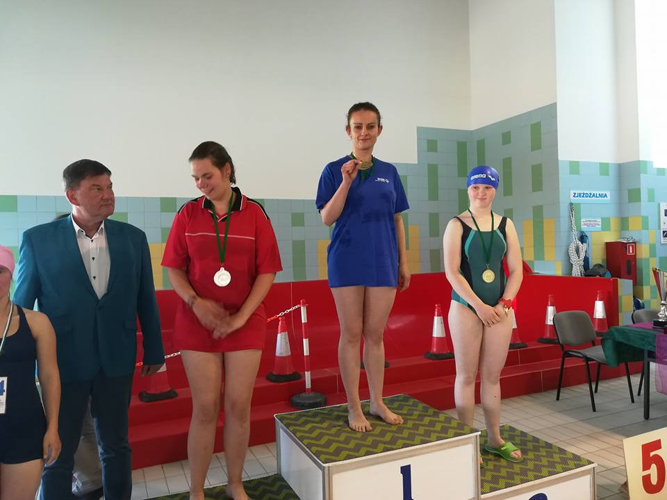 Dziewięć medali zdobytych na VIII Integracyjnym Mityngu Pływackim Osób Niepełnosprawnych