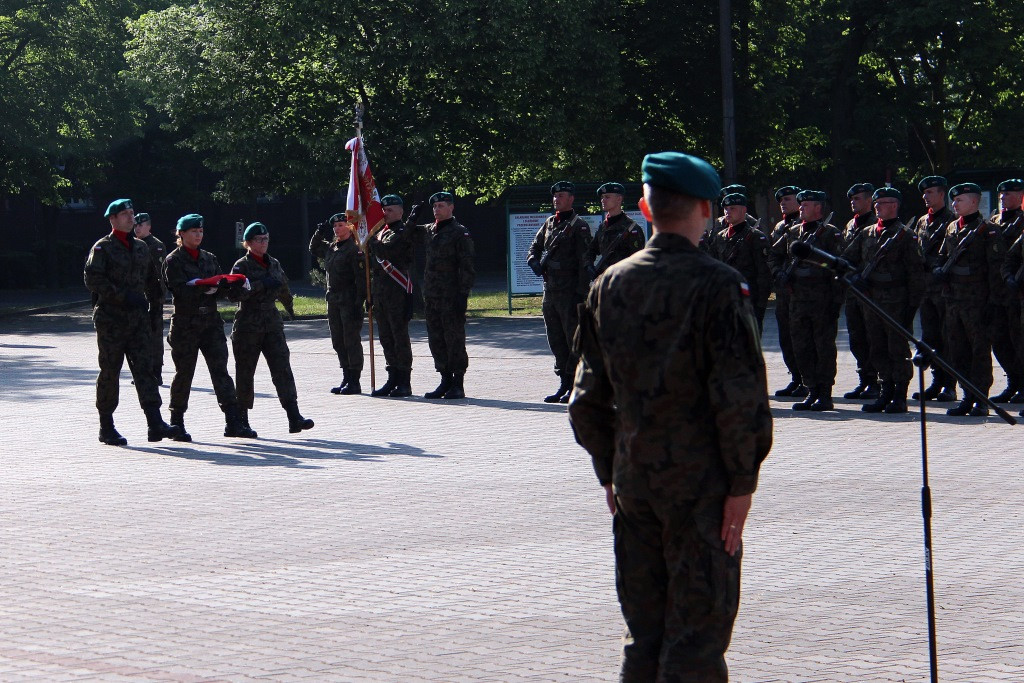 Uroczystość wręczenia broni elewom służby przygotowawczej
