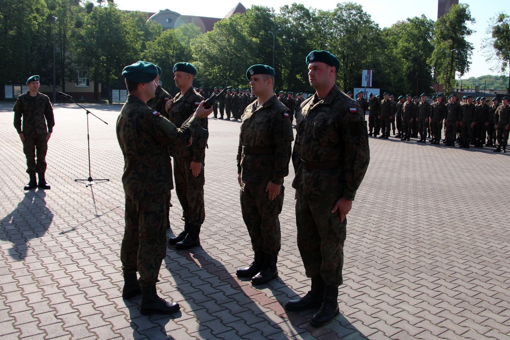 Uroczystość wręczenia broni elewom służby przygotowawczej