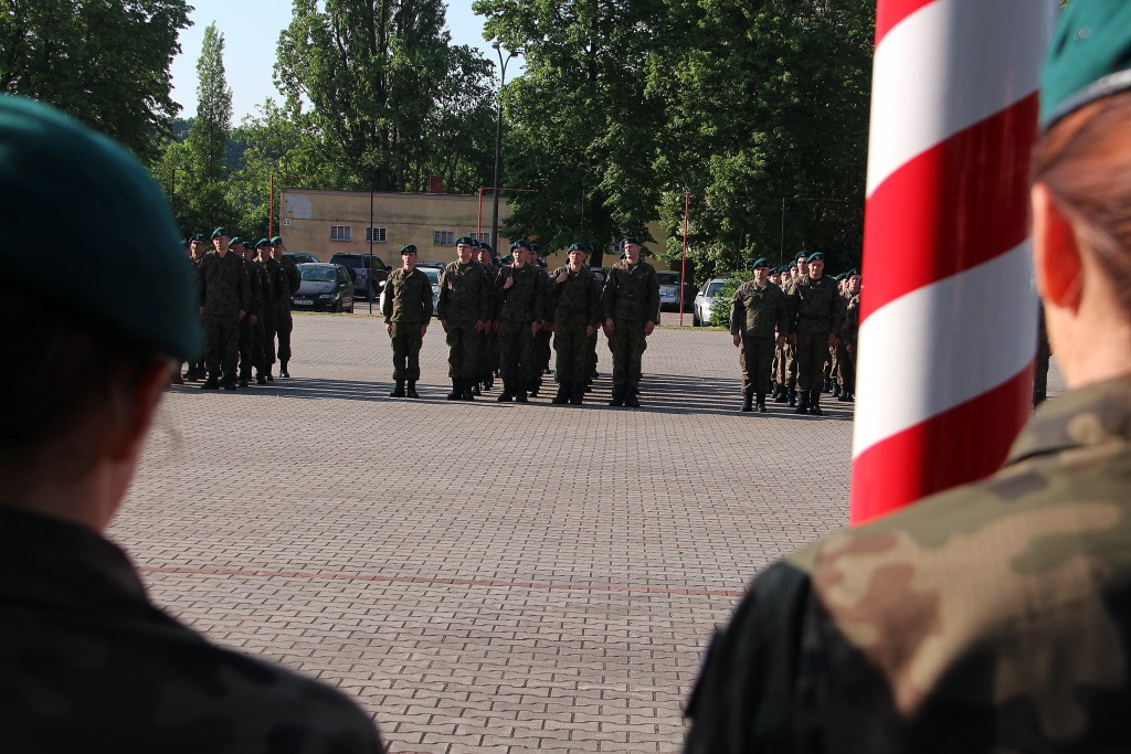 Uroczystość wręczenia broni elewom służby przygotowawczej