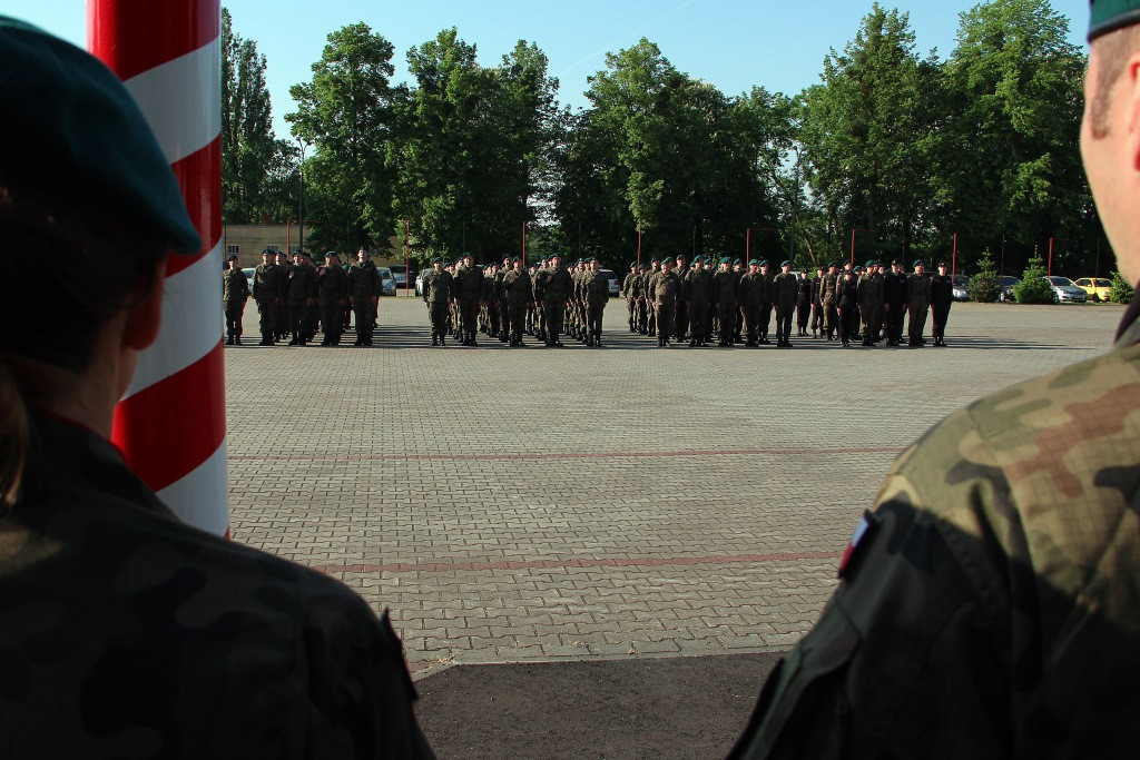 Uroczystość wręczenia broni elewom służby przygotowawczej