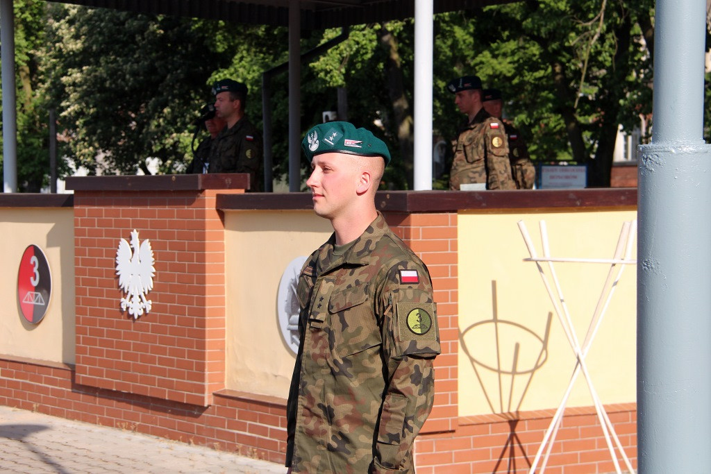 Uroczystość wręczenia broni elewom służby przygotowawczej