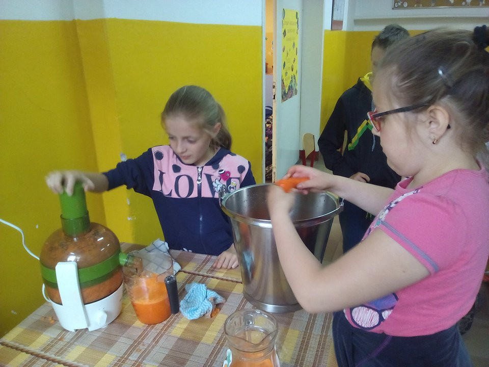 Marchewkowy Tydzień oraz Szkolny Konkurs Recytatorski 