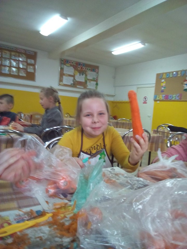 Marchewkowy Tydzień oraz Szkolny Konkurs Recytatorski 