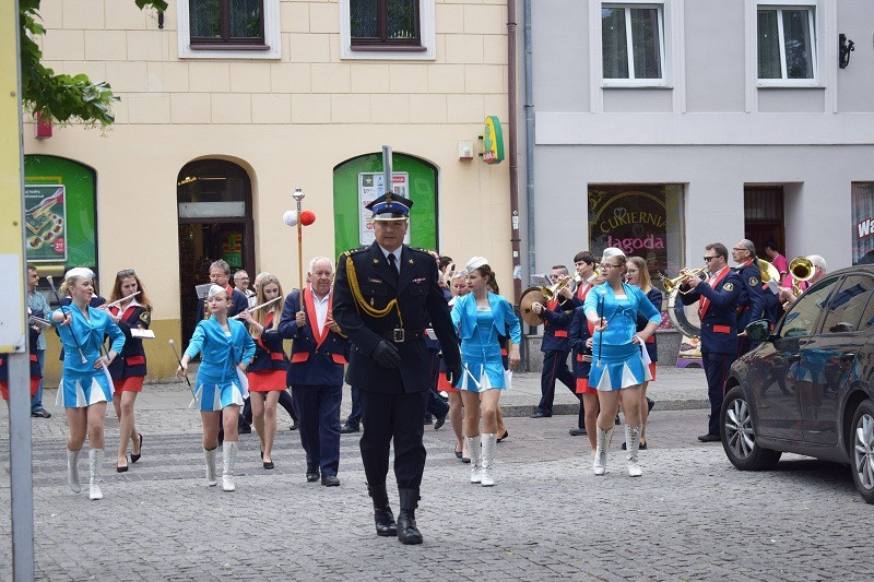 Relacja z Powiatowych Obchodów Dnia Strażaka oraz uroczystości nadania sztandaru dla KP PSP w Chełmnie