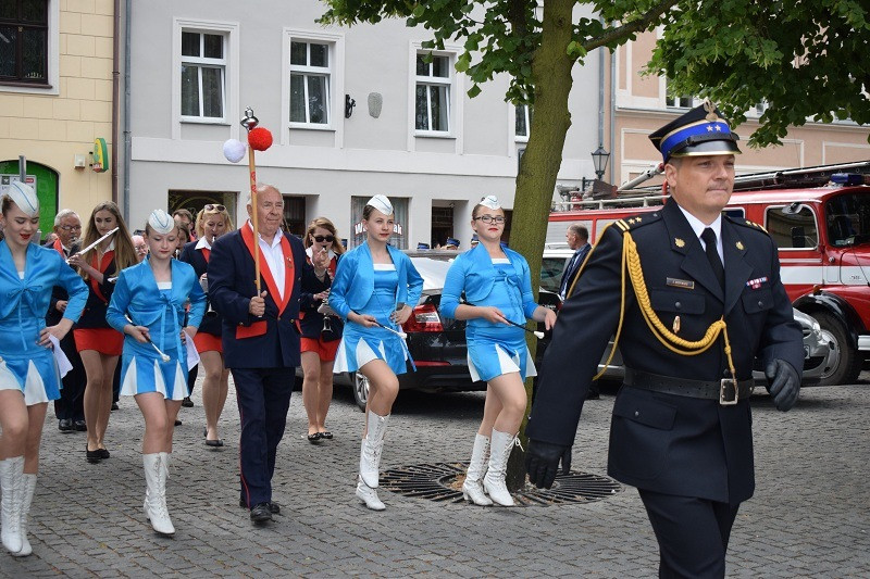 Relacja z Powiatowych Obchodów Dnia Strażaka oraz uroczystości nadania sztandaru dla KP PSP w Chełmnie
