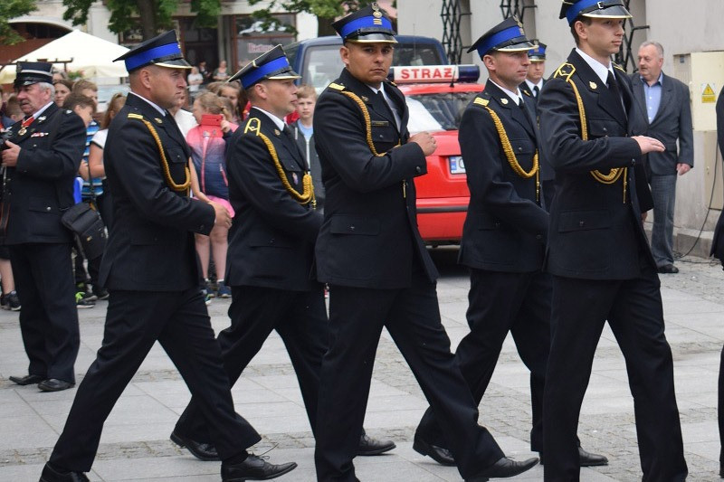 Relacja z Powiatowych Obchodów Dnia Strażaka oraz uroczystości nadania sztandaru dla KP PSP w Chełmnie