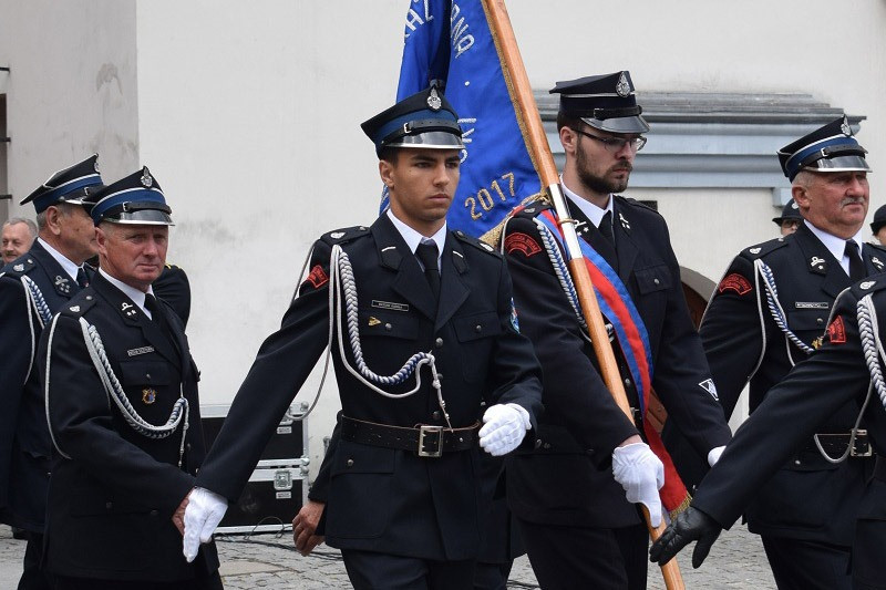 Relacja z Powiatowych Obchodów Dnia Strażaka oraz uroczystości nadania sztandaru dla KP PSP w Chełmnie