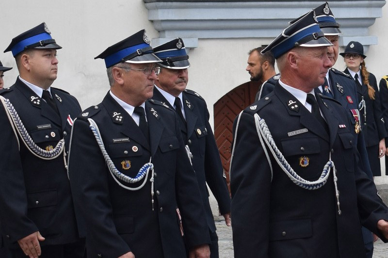 Relacja z Powiatowych Obchodów Dnia Strażaka oraz uroczystości nadania sztandaru dla KP PSP w Chełmnie