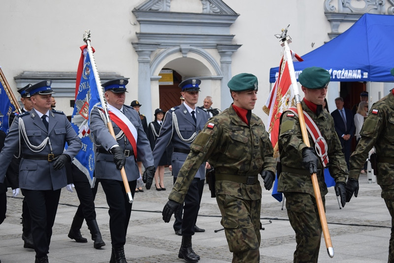 Relacja z Powiatowych Obchodów Dnia Strażaka oraz uroczystości nadania sztandaru dla KP PSP w Chełmnie
