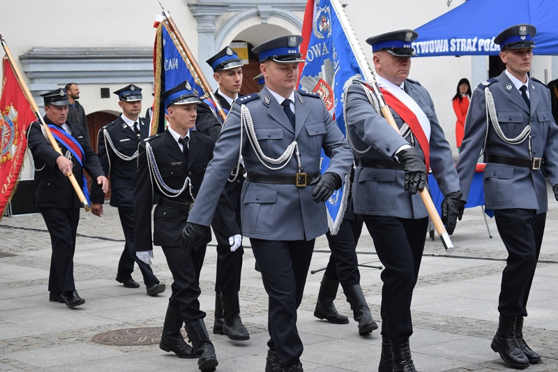 Relacja z Powiatowych Obchodów Dnia Strażaka oraz uroczystości nadania sztandaru dla KP PSP w Chełmnie