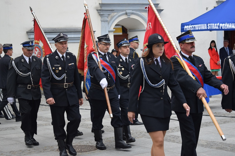 Relacja z Powiatowych Obchodów Dnia Strażaka oraz uroczystości nadania sztandaru dla KP PSP w Chełmnie