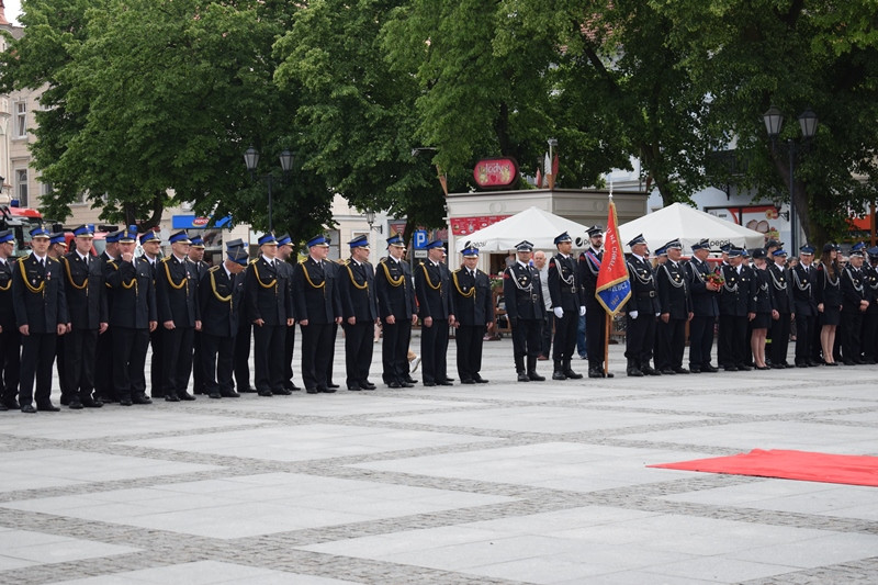 Relacja z Powiatowych Obchodów Dnia Strażaka oraz uroczystości nadania sztandaru dla KP PSP w Chełmnie