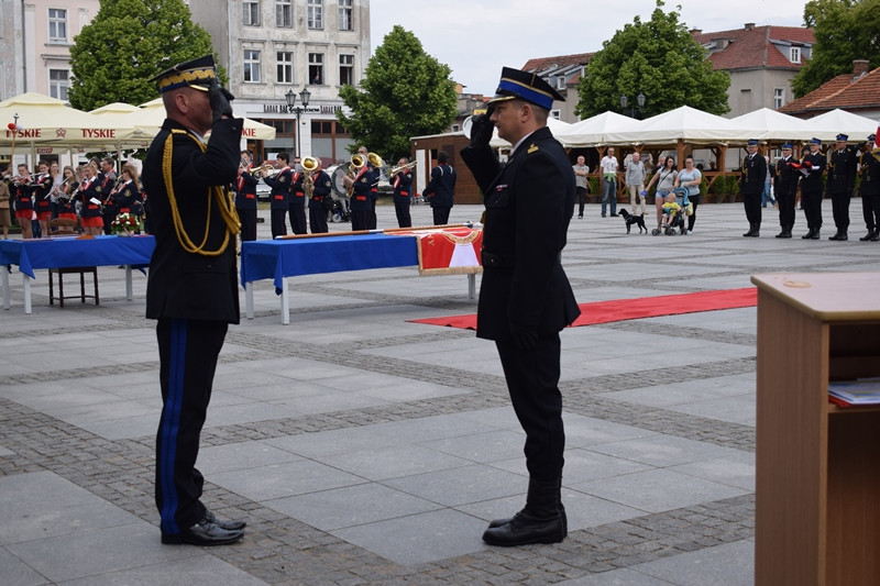 Relacja z Powiatowych Obchodów Dnia Strażaka oraz uroczystości nadania sztandaru dla KP PSP w Chełmnie