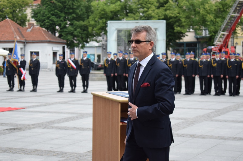 Relacja z Powiatowych Obchodów Dnia Strażaka oraz uroczystości nadania sztandaru dla KP PSP w Chełmnie