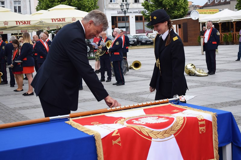 Relacja z Powiatowych Obchodów Dnia Strażaka oraz uroczystości nadania sztandaru dla KP PSP w Chełmnie