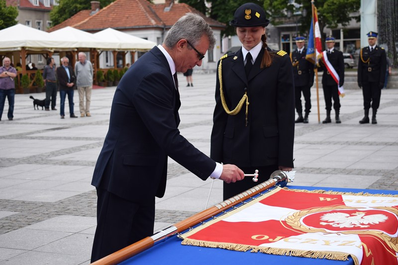 Relacja z Powiatowych Obchodów Dnia Strażaka oraz uroczystości nadania sztandaru dla KP PSP w Chełmnie
