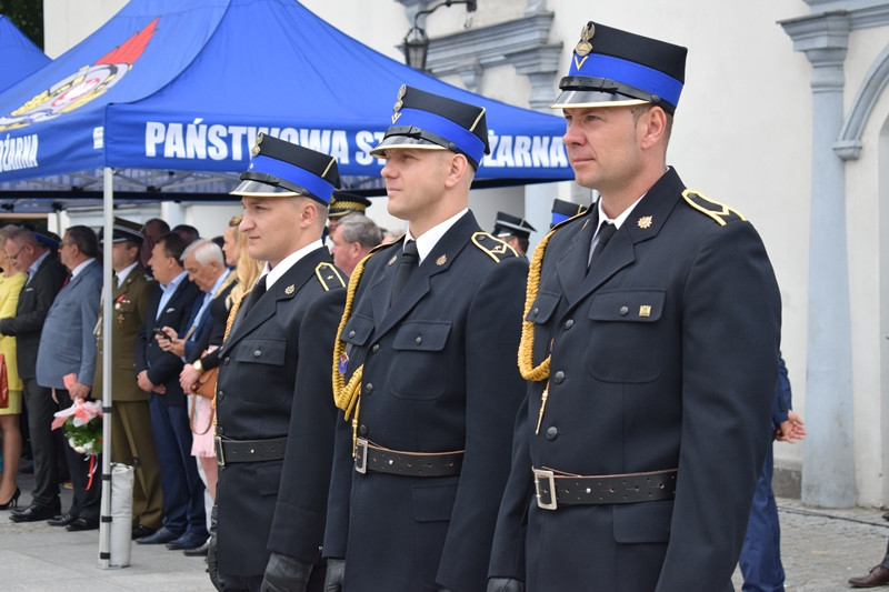 Relacja z Powiatowych Obchodów Dnia Strażaka oraz uroczystości nadania sztandaru dla KP PSP w Chełmnie