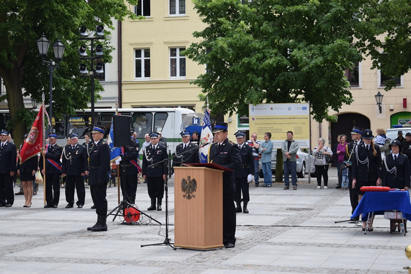 Relacja z Powiatowych Obchodów Dnia Strażaka oraz uroczystości nadania sztandaru dla KP PSP w Chełmnie