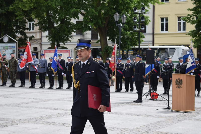 Relacja z Powiatowych Obchodów Dnia Strażaka oraz uroczystości nadania sztandaru dla KP PSP w Chełmnie