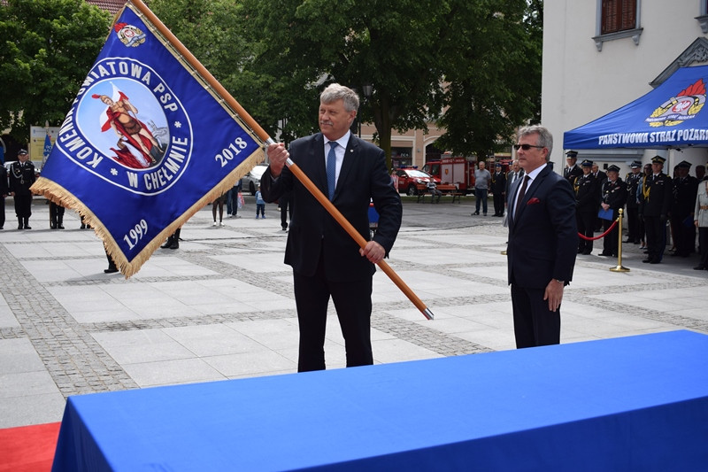 Relacja z Powiatowych Obchodów Dnia Strażaka oraz uroczystości nadania sztandaru dla KP PSP w Chełmnie
