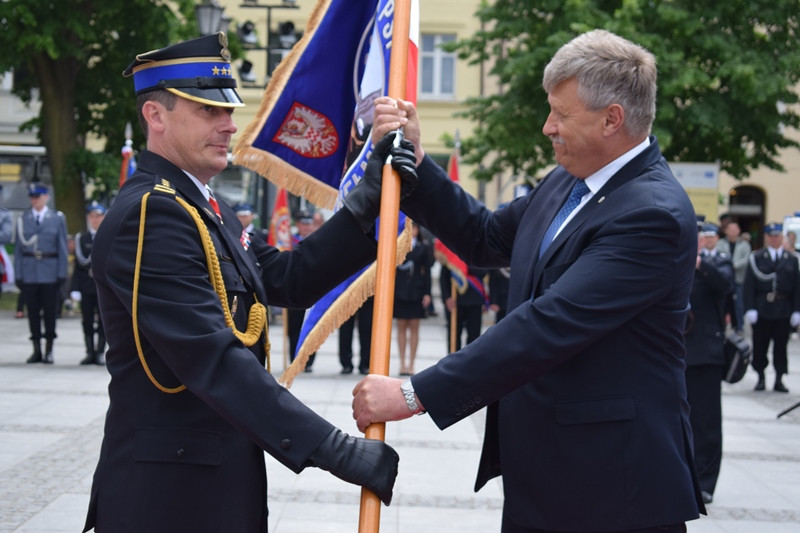 Relacja z Powiatowych Obchodów Dnia Strażaka oraz uroczystości nadania sztandaru dla KP PSP w Chełmnie