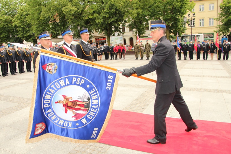 Relacja z Powiatowych Obchodów Dnia Strażaka oraz uroczystości nadania sztandaru dla KP PSP w Chełmnie