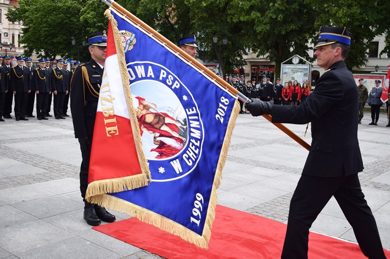 Relacja z Powiatowych Obchodów Dnia Strażaka oraz uroczystości nadania sztandaru dla KP PSP w Chełmnie