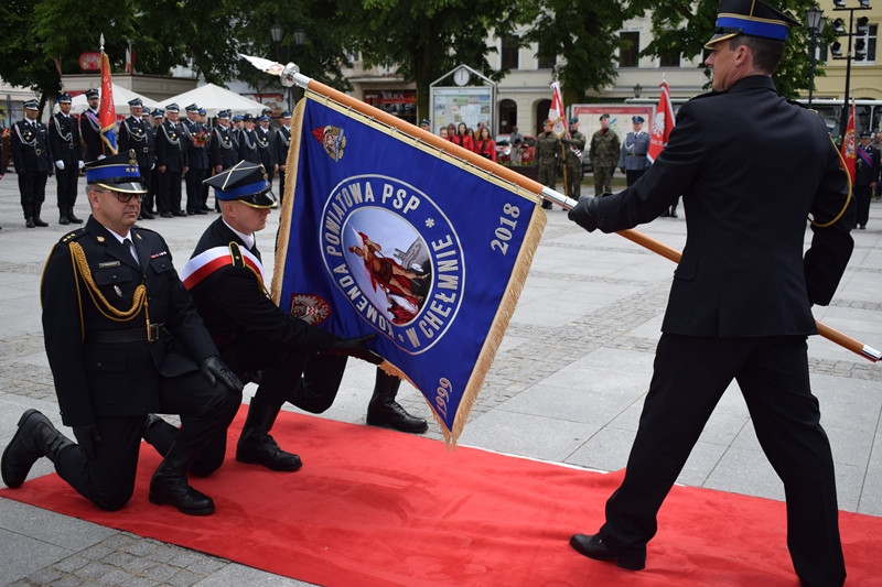 Relacja z Powiatowych Obchodów Dnia Strażaka oraz uroczystości nadania sztandaru dla KP PSP w Chełmnie