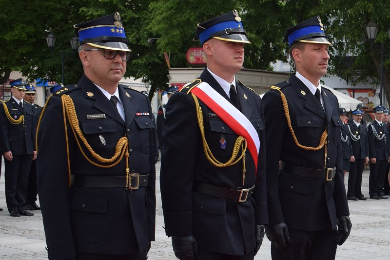 Relacja z Powiatowych Obchodów Dnia Strażaka oraz uroczystości nadania sztandaru dla KP PSP w Chełmnie