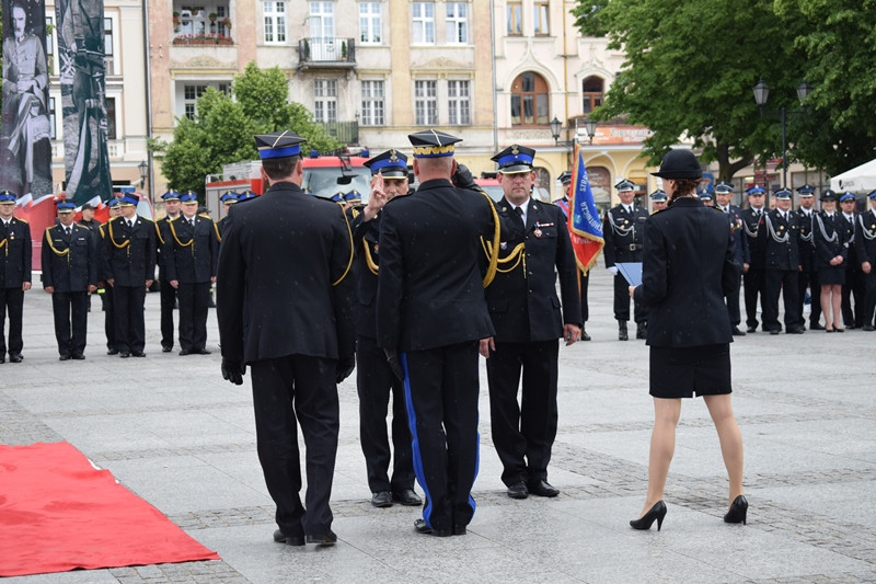 Relacja z Powiatowych Obchodów Dnia Strażaka oraz uroczystości nadania sztandaru dla KP PSP w Chełmnie