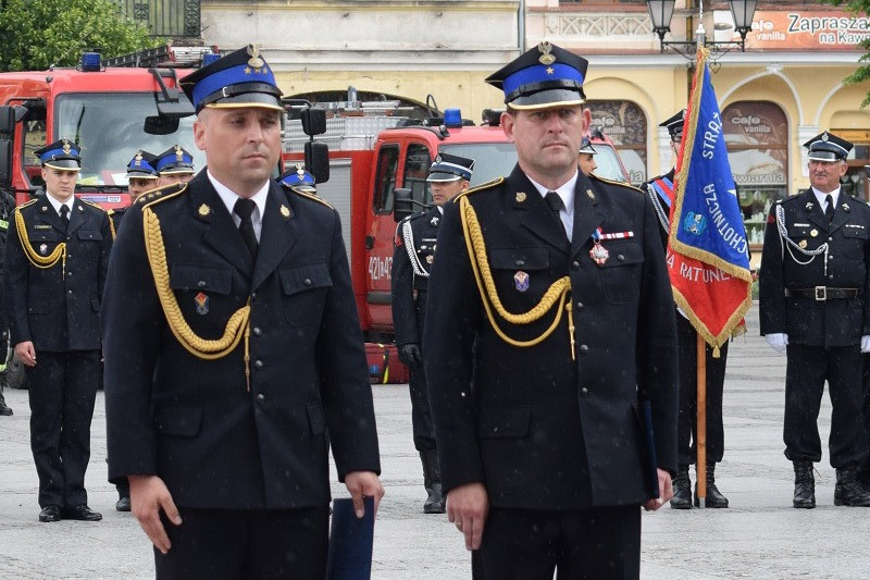 Relacja z Powiatowych Obchodów Dnia Strażaka oraz uroczystości nadania sztandaru dla KP PSP w Chełmnie