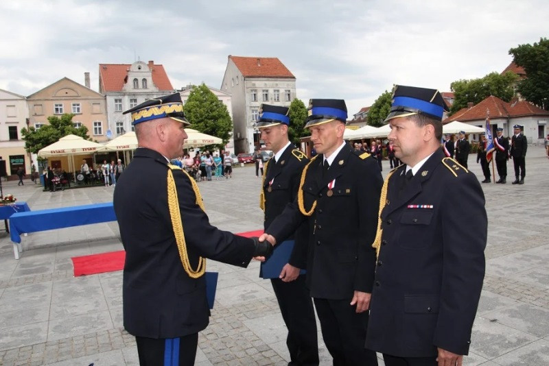 Relacja z Powiatowych Obchodów Dnia Strażaka oraz uroczystości nadania sztandaru dla KP PSP w Chełmnie