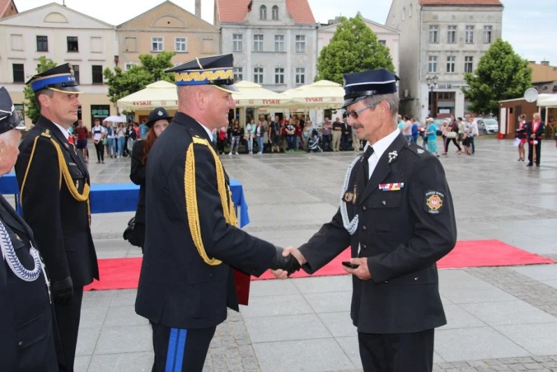 Relacja z Powiatowych Obchodów Dnia Strażaka oraz uroczystości nadania sztandaru dla KP PSP w Chełmnie