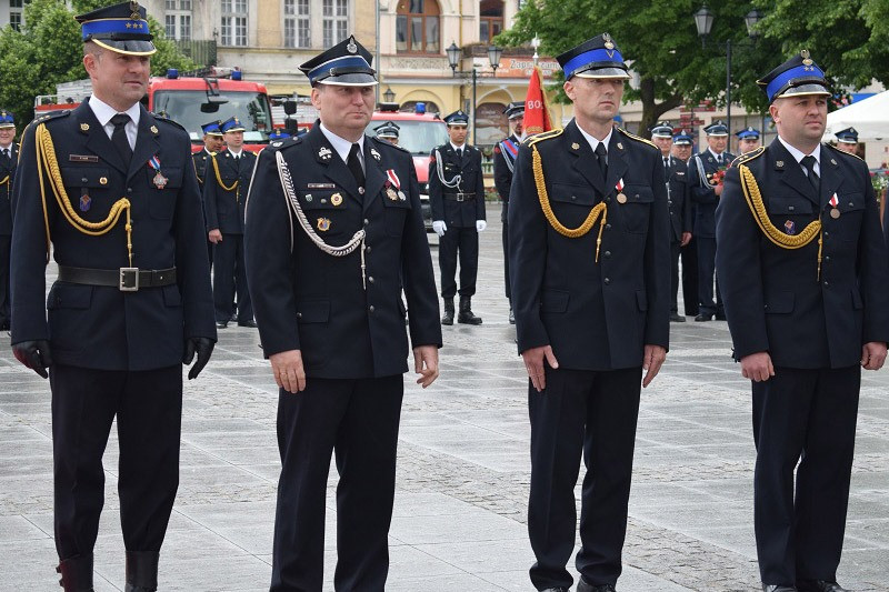 Relacja z Powiatowych Obchodów Dnia Strażaka oraz uroczystości nadania sztandaru dla KP PSP w Chełmnie