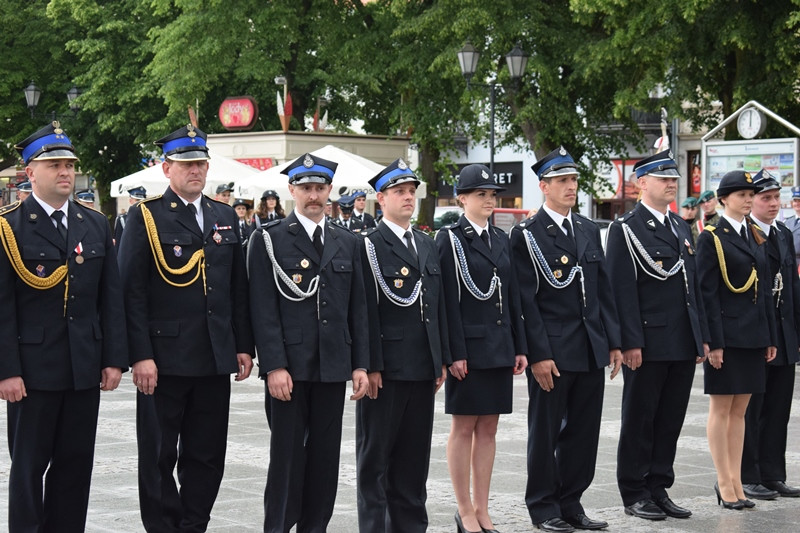Relacja z Powiatowych Obchodów Dnia Strażaka oraz uroczystości nadania sztandaru dla KP PSP w Chełmnie