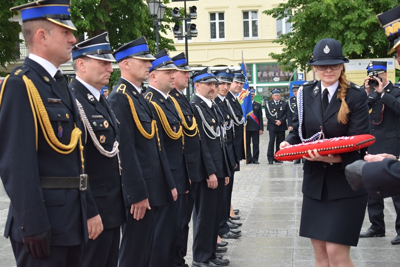 Relacja z Powiatowych Obchodów Dnia Strażaka oraz uroczystości nadania sztandaru dla KP PSP w Chełmnie
