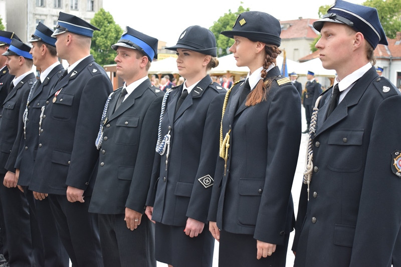 Relacja z Powiatowych Obchodów Dnia Strażaka oraz uroczystości nadania sztandaru dla KP PSP w Chełmnie