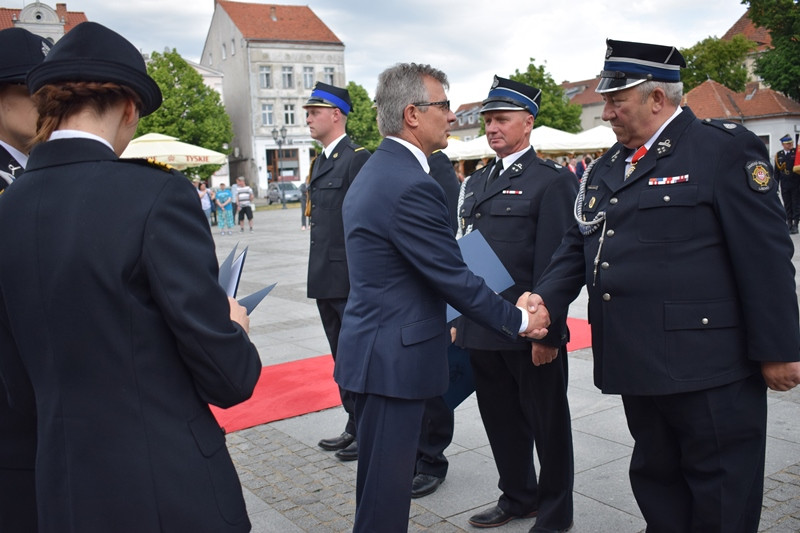 Relacja z Powiatowych Obchodów Dnia Strażaka oraz uroczystości nadania sztandaru dla KP PSP w Chełmnie