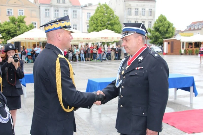 Relacja z Powiatowych Obchodów Dnia Strażaka oraz uroczystości nadania sztandaru dla KP PSP w Chełmnie