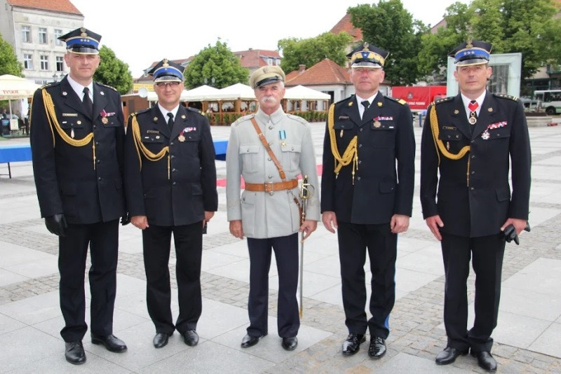 Relacja z Powiatowych Obchodów Dnia Strażaka oraz uroczystości nadania sztandaru dla KP PSP w Chełmnie