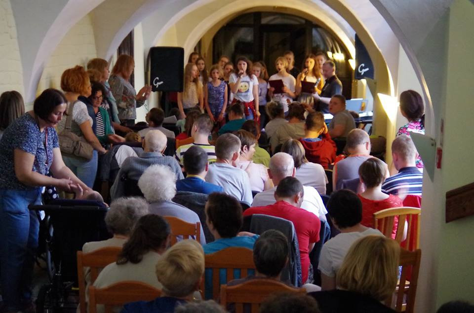 Koncert w Domu Pomocy Społecznej Zgromadzenia Sióstr Miłosierdzia
