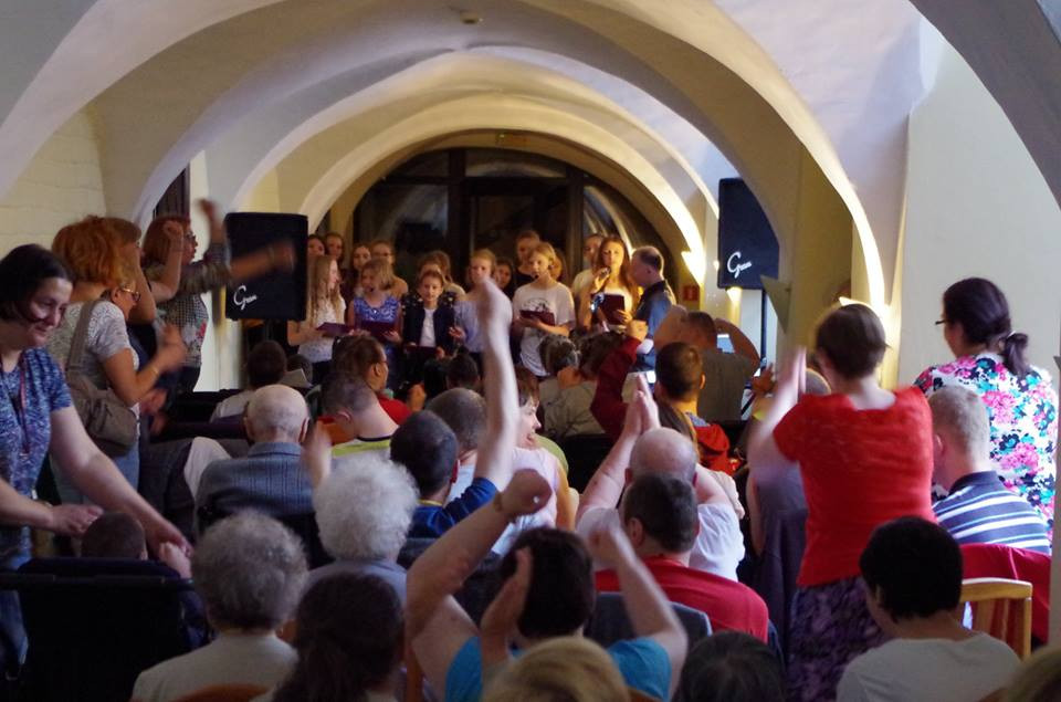 Koncert w Domu Pomocy Społecznej Zgromadzenia Sióstr Miłosierdzia