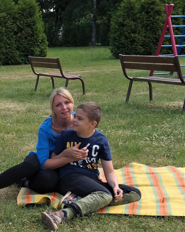 Sielski piknik nad jeziorem Starogrodzkim dzieci specjalnej troski